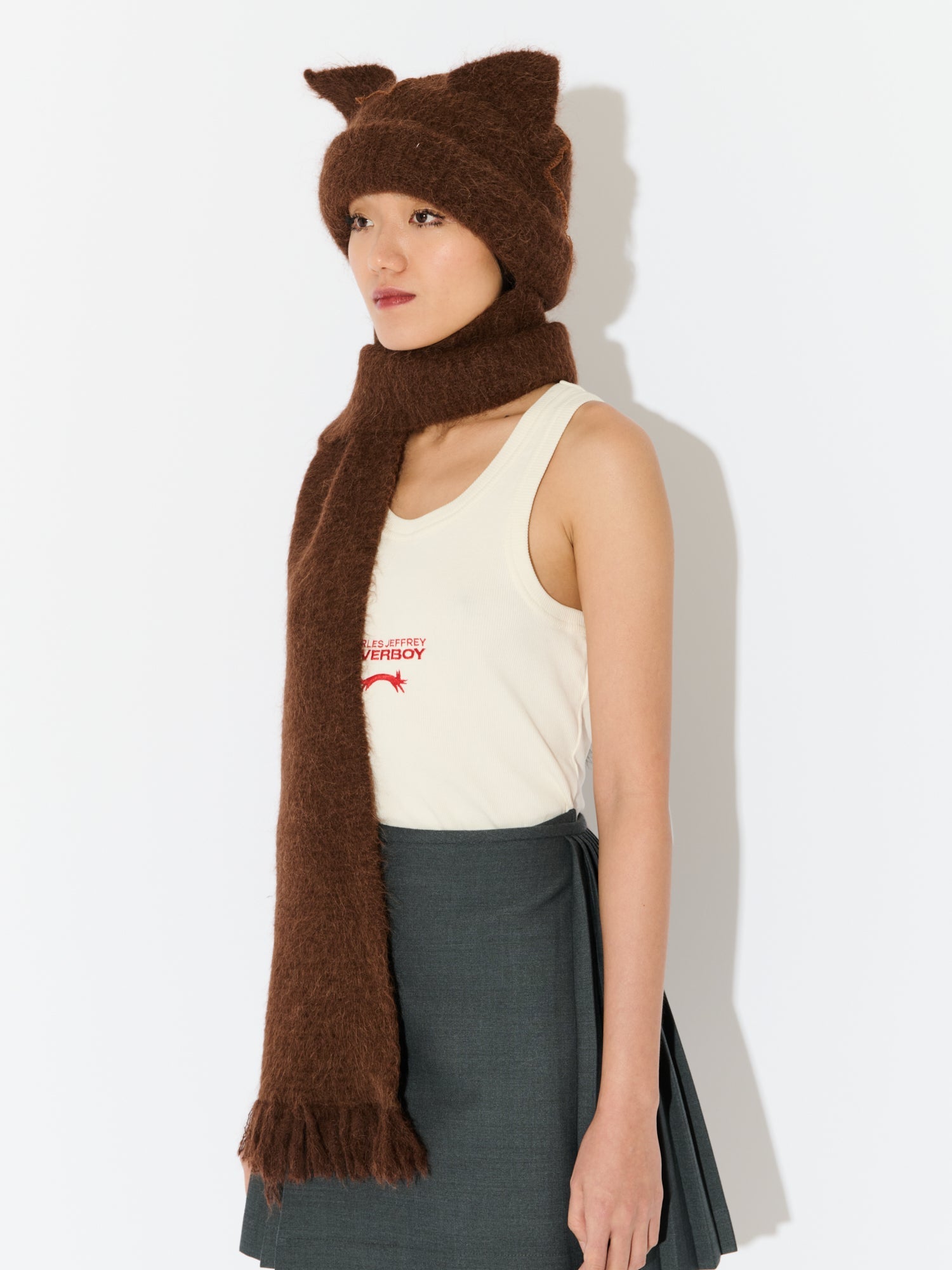 ALPACA CHUNKY EARS BEANIE SCARF IN BROWN - Image 4