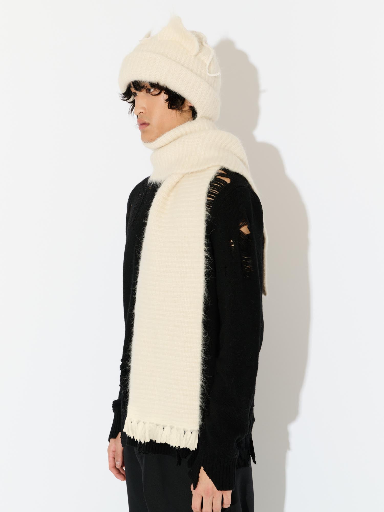 ALPACA CHUNKY EARS BEANIE SCARF IN ECRU - Image 4