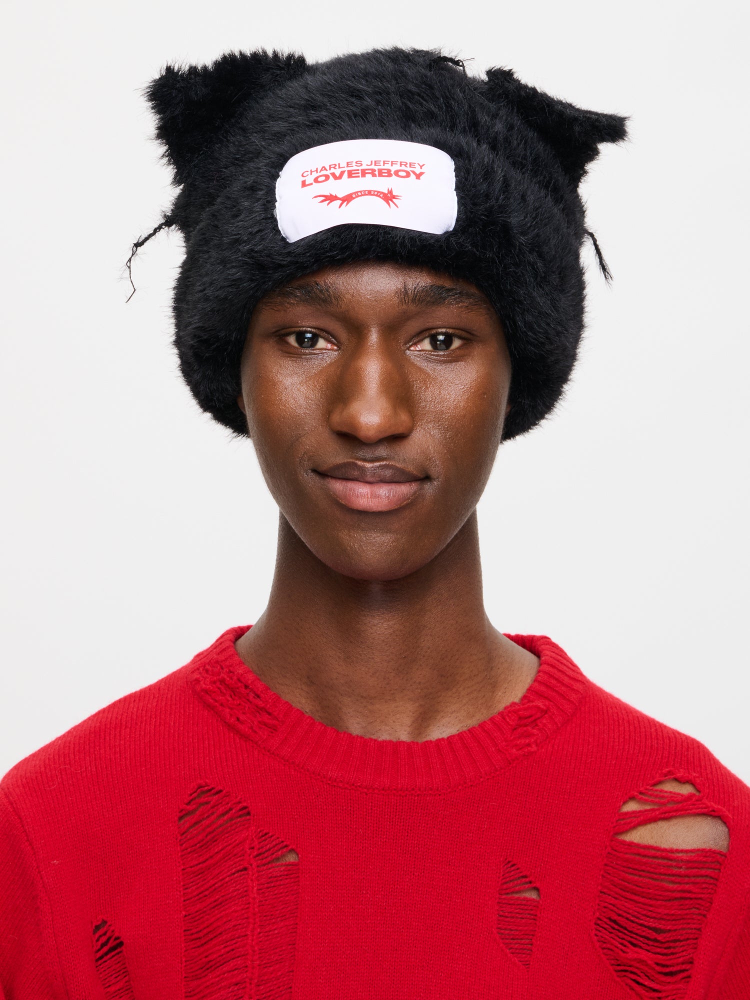 FLUFFY CHUNKY EARS BEANIE IN BLACK - Image 3