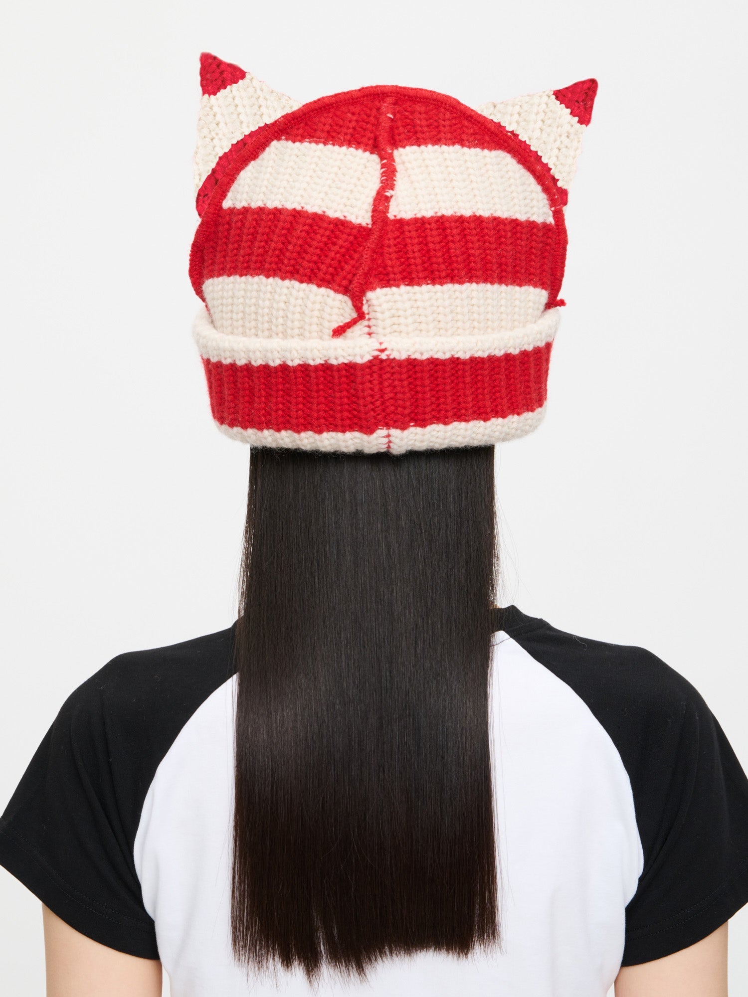 CHUNKY EARS BEANIE EXCLUSIVE IN RED ECRU - Image 8