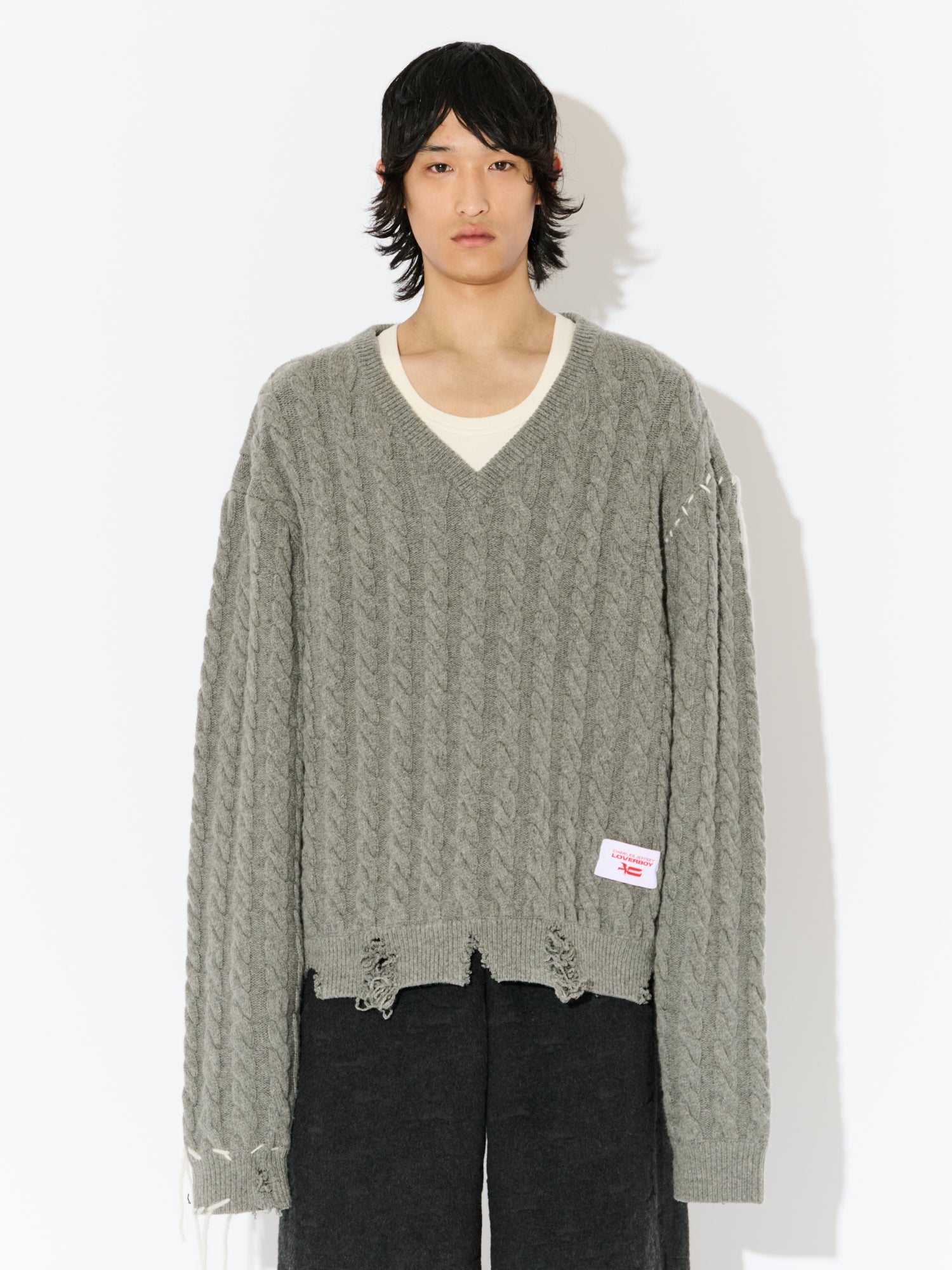 LABEL CABLE KNITTED JUMPER IN GREY - Image 5