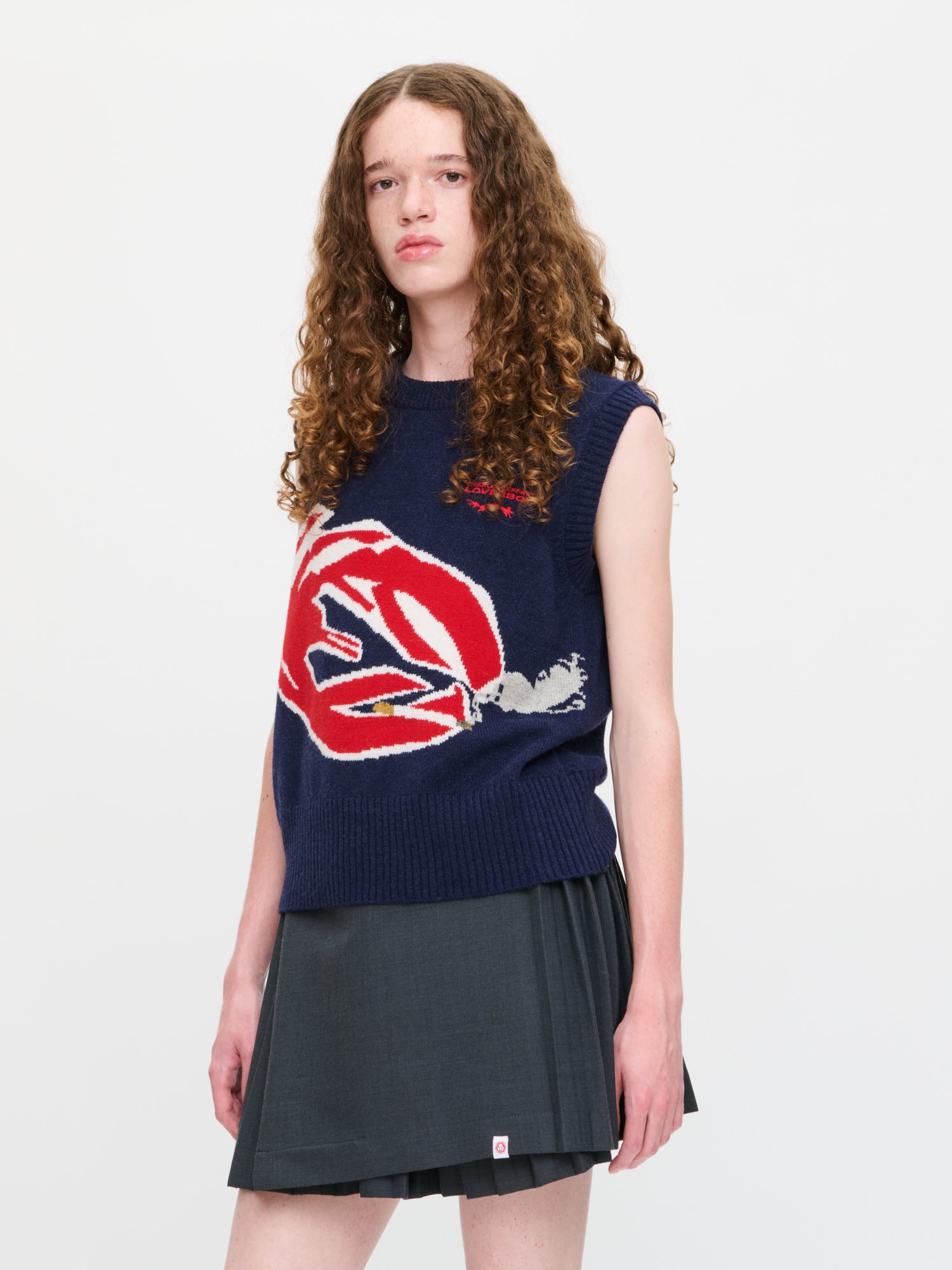 GRAPHIC VEST IN NAVY RED - Image 4